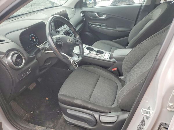 2023 HYUNDAI KONA SE