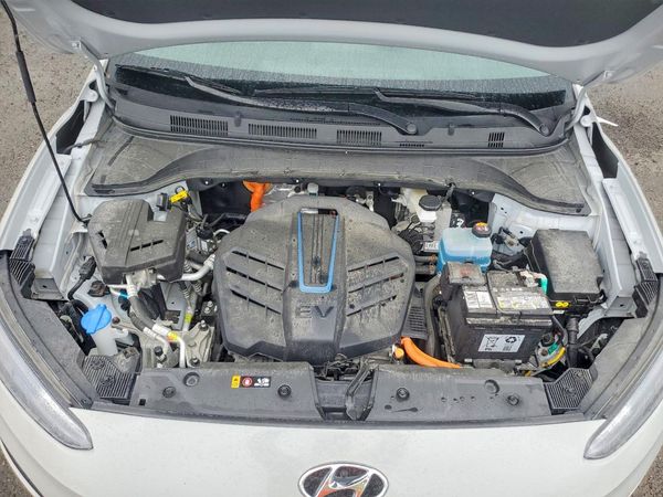 2023 HYUNDAI KONA SE