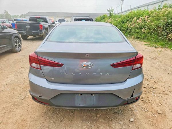2019 HYUNDAI ELANTRA SE