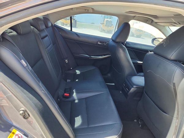 2016 LEXUS IS