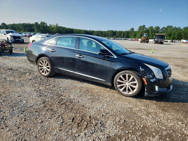 2016 CADILLAC XTS Luxury