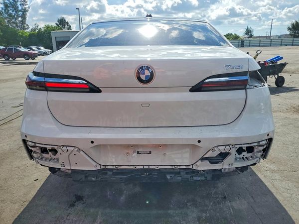 2023 BMW 740