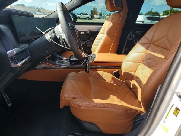 2023 BMW 740