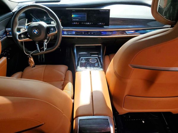 2023 BMW 740
