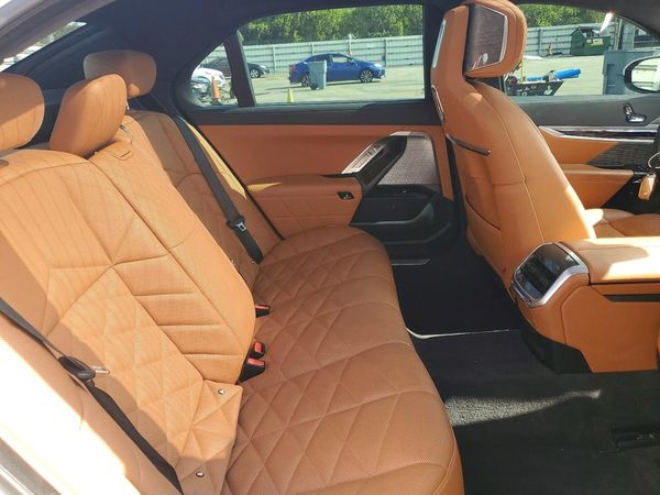 2023 BMW 740