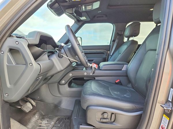 2024 LAND ROVER DEFENDER 110 X-Dynamic SE