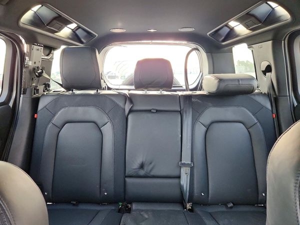 2024 LAND ROVER DEFENDER 110 X-Dynamic SE