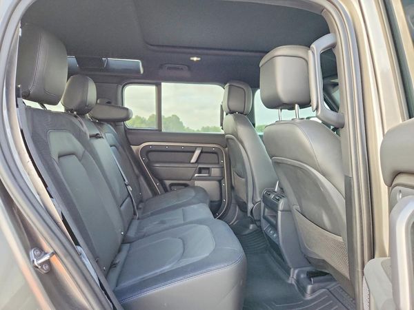 2024 LAND ROVER DEFENDER 110 X-Dynamic SE