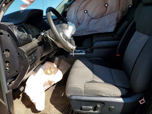 2015 TOYOTA TUNDRA SR5 Grade
