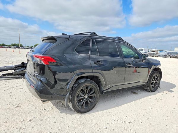 2022 TOYOTA RAV4 SE