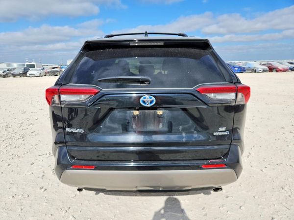 2022 TOYOTA RAV4 SE