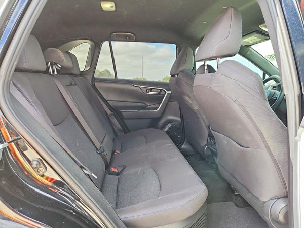 2022 TOYOTA RAV4 SE