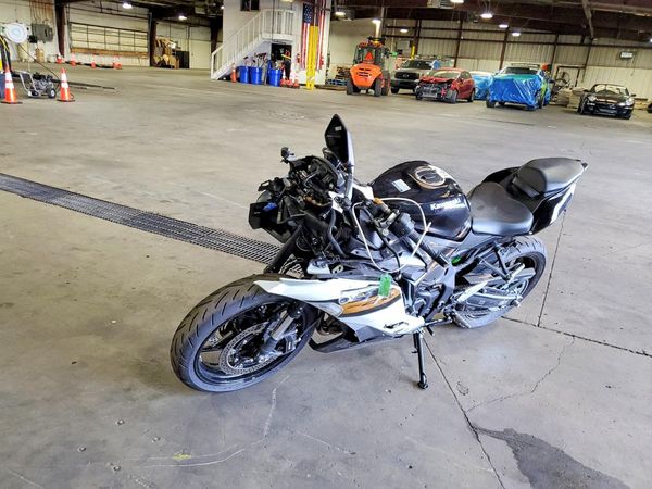 2026 KAWASAKI ZX400