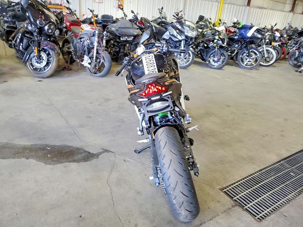 2026 KAWASAKI ZX400