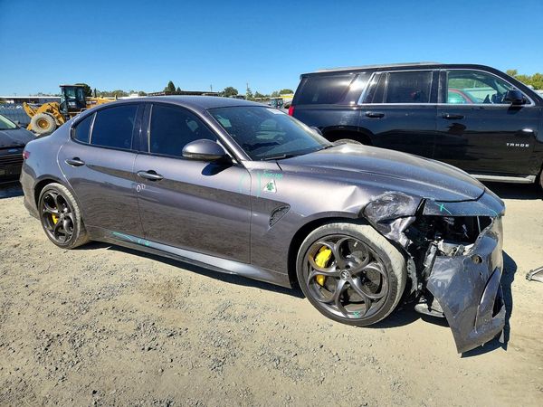 2017 ALFA ROMEO GIULIA QUADRIFOGLIO RWD