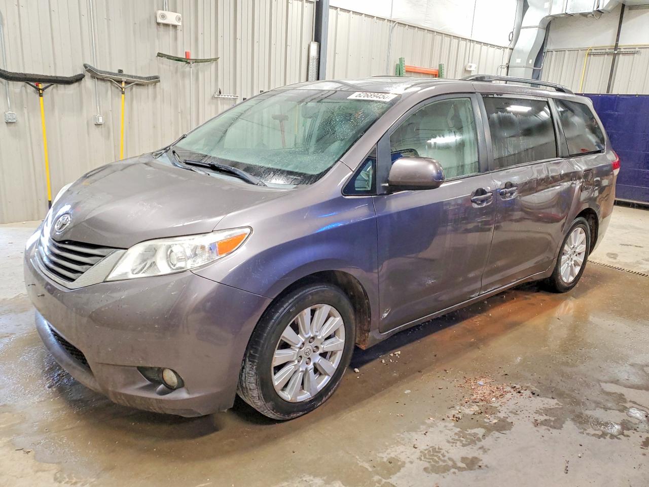 2014 TOYOTA SIENNA