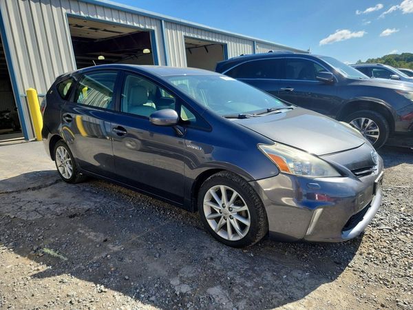 2013 TOYOTA PRIUS — Passenger 3/4