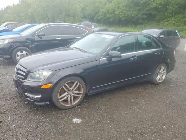 2014 MERCEDES-BENZ C-CLASS C300 4 MATIC — Front 3/4