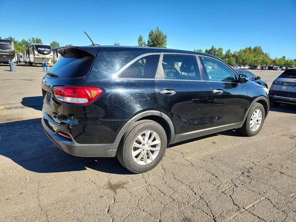 2016 KIA SORENTO L / LX