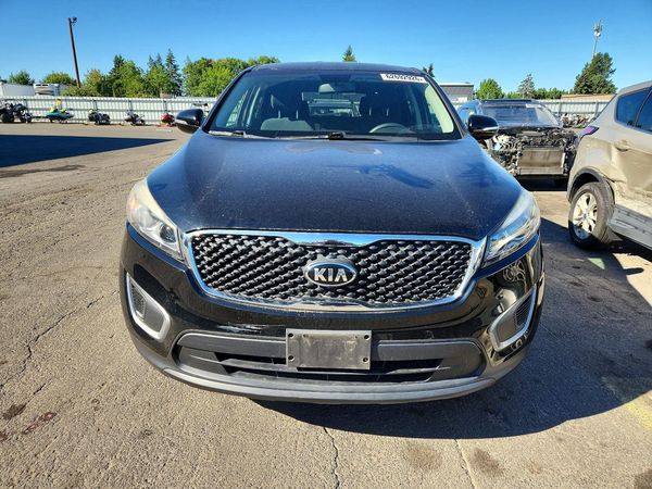 2016 KIA SORENTO L / LX