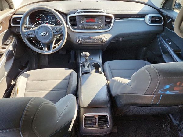 2016 KIA SORENTO L / LX