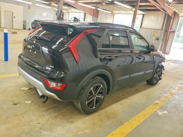 2025 KIA NIRO LX