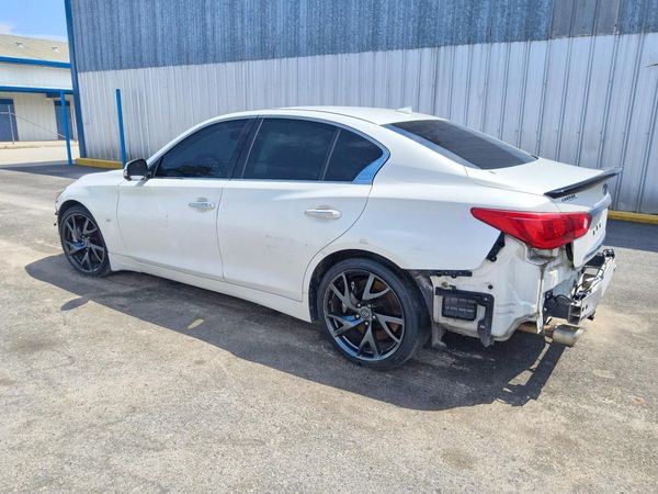 2015 INFINITI Q50