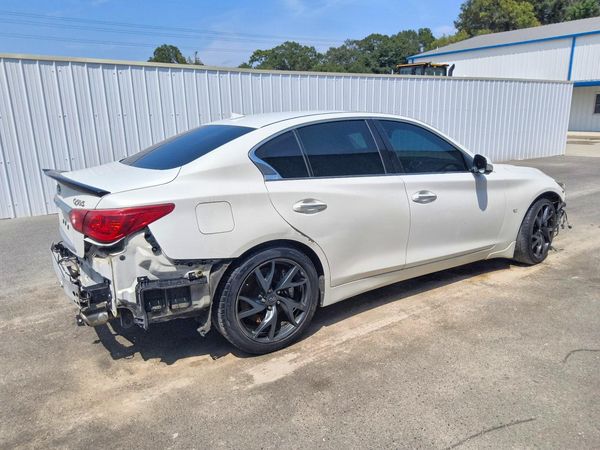 2015 INFINITI Q50