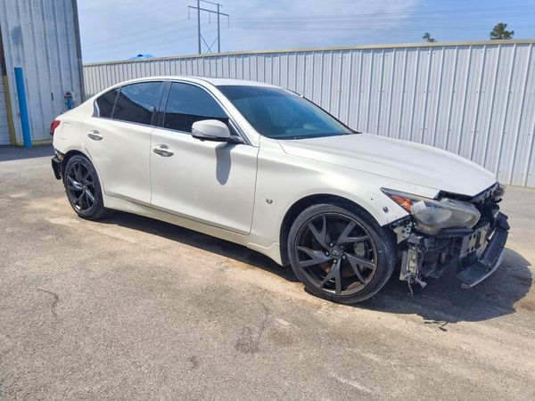 2015 INFINITI Q50