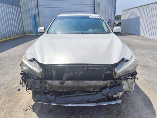 2015 INFINITI Q50