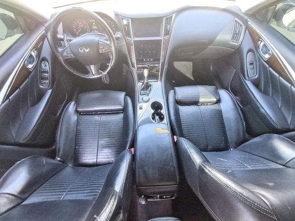2015 INFINITI Q50