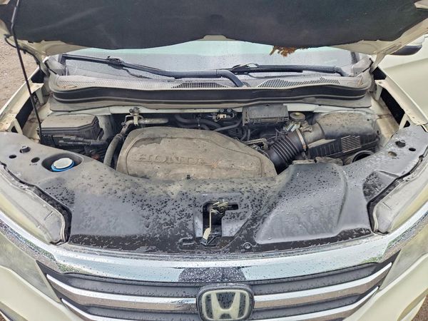 2016 HONDA PILOT EXL SENSING — Engine bay