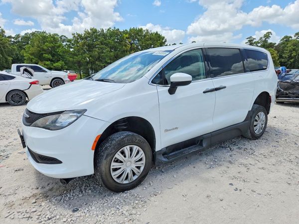 2021 CHRYSLER VOYAGER L