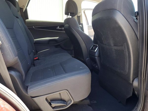 2017 KIA SORENTO L, LX