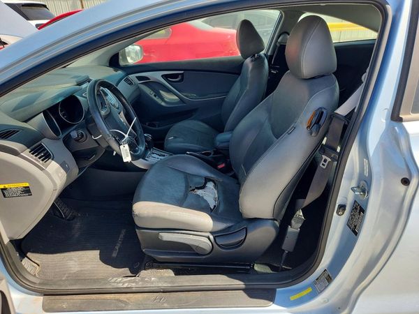 2013 HYUNDAI ELANTRA — DENT