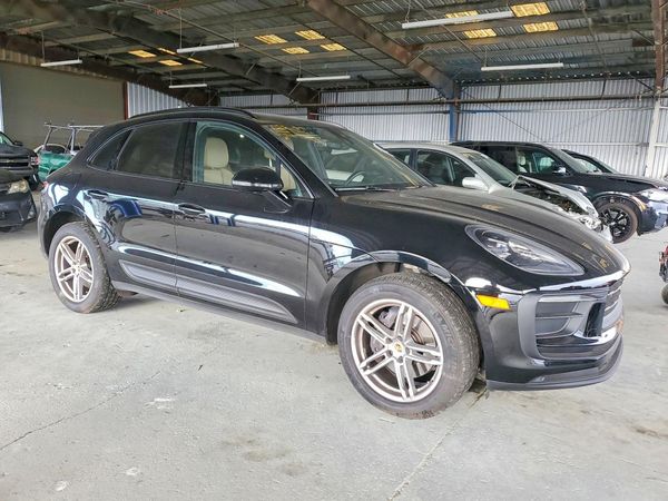 2022 PORSCHE MACAN