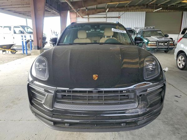2022 PORSCHE MACAN
