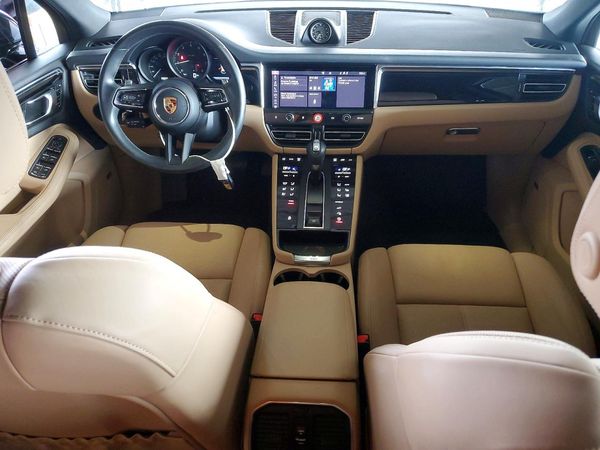 2022 PORSCHE MACAN
