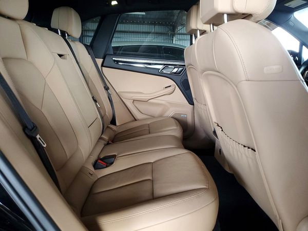 2022 PORSCHE MACAN