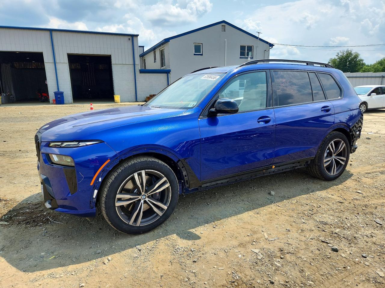 2025 BMW X7 M60i
