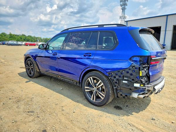 2025 BMW X7 M60i