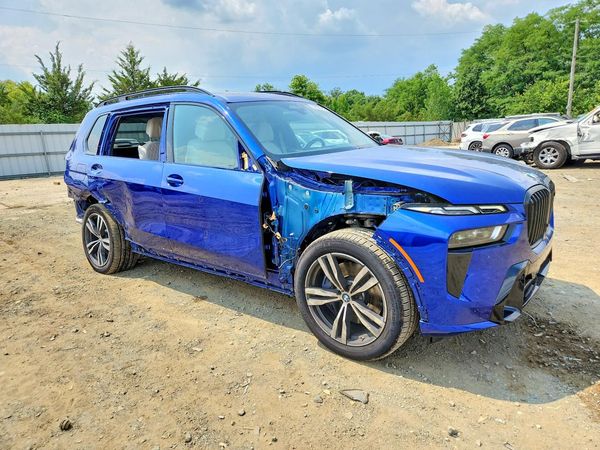 2025 BMW X7 M60i