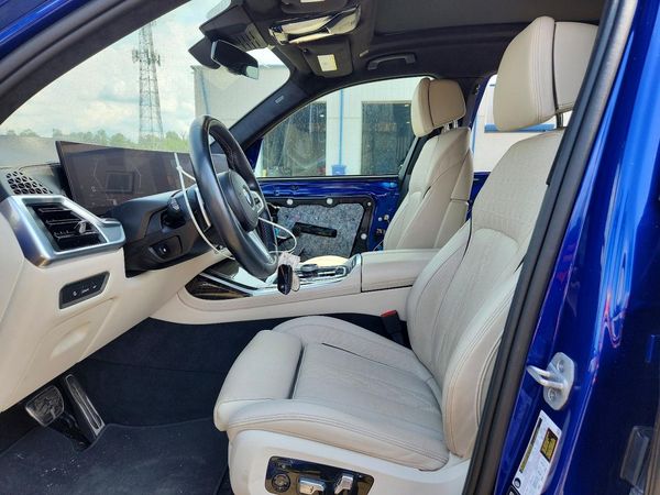 2025 BMW X7 M60i