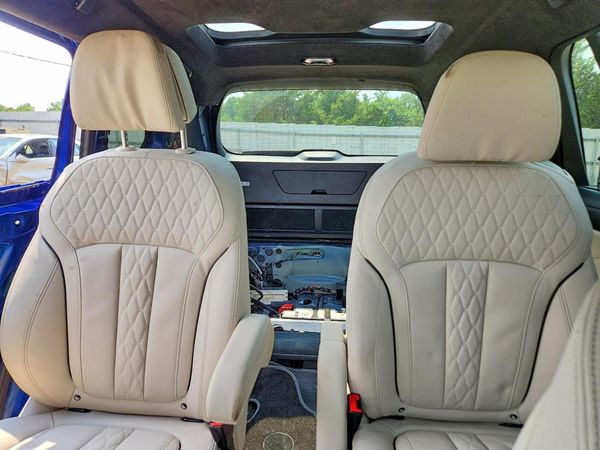 2025 BMW X7 M60i