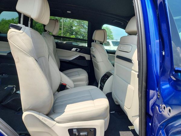 2025 BMW X7 M60i