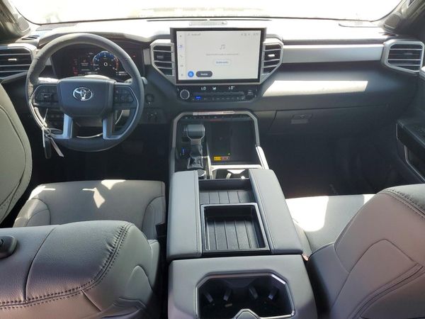 2025 TOYOTA TUNDRA