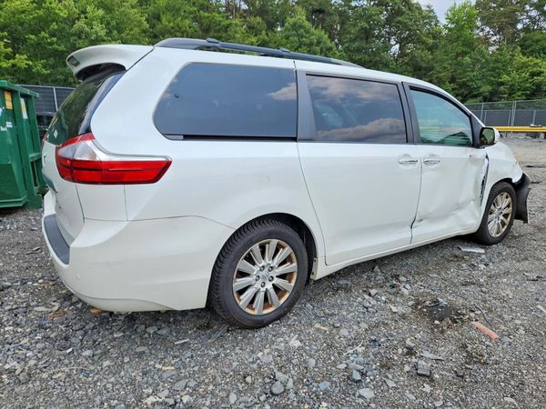 2015 TOYOTA SIENNA