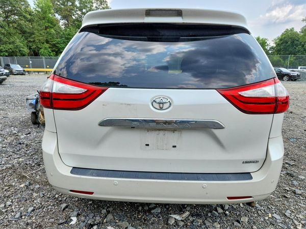 2015 TOYOTA SIENNA