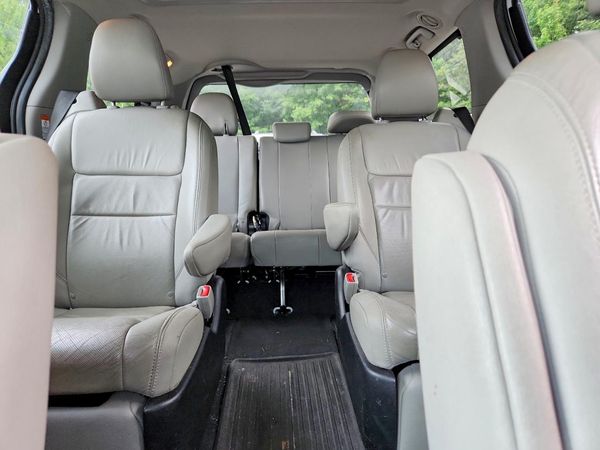 2015 TOYOTA SIENNA