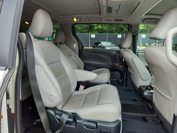 2015 TOYOTA SIENNA
